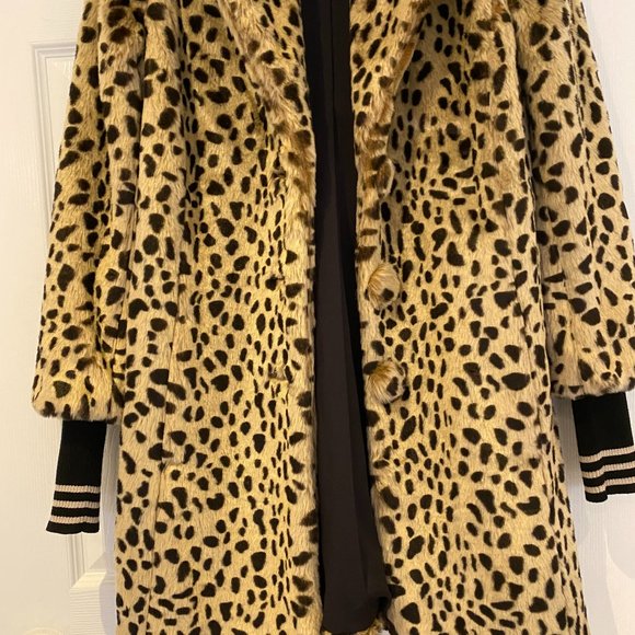 *SOLD* Cabi Faux Fur Leopard Jacket - Picture 2 of 5